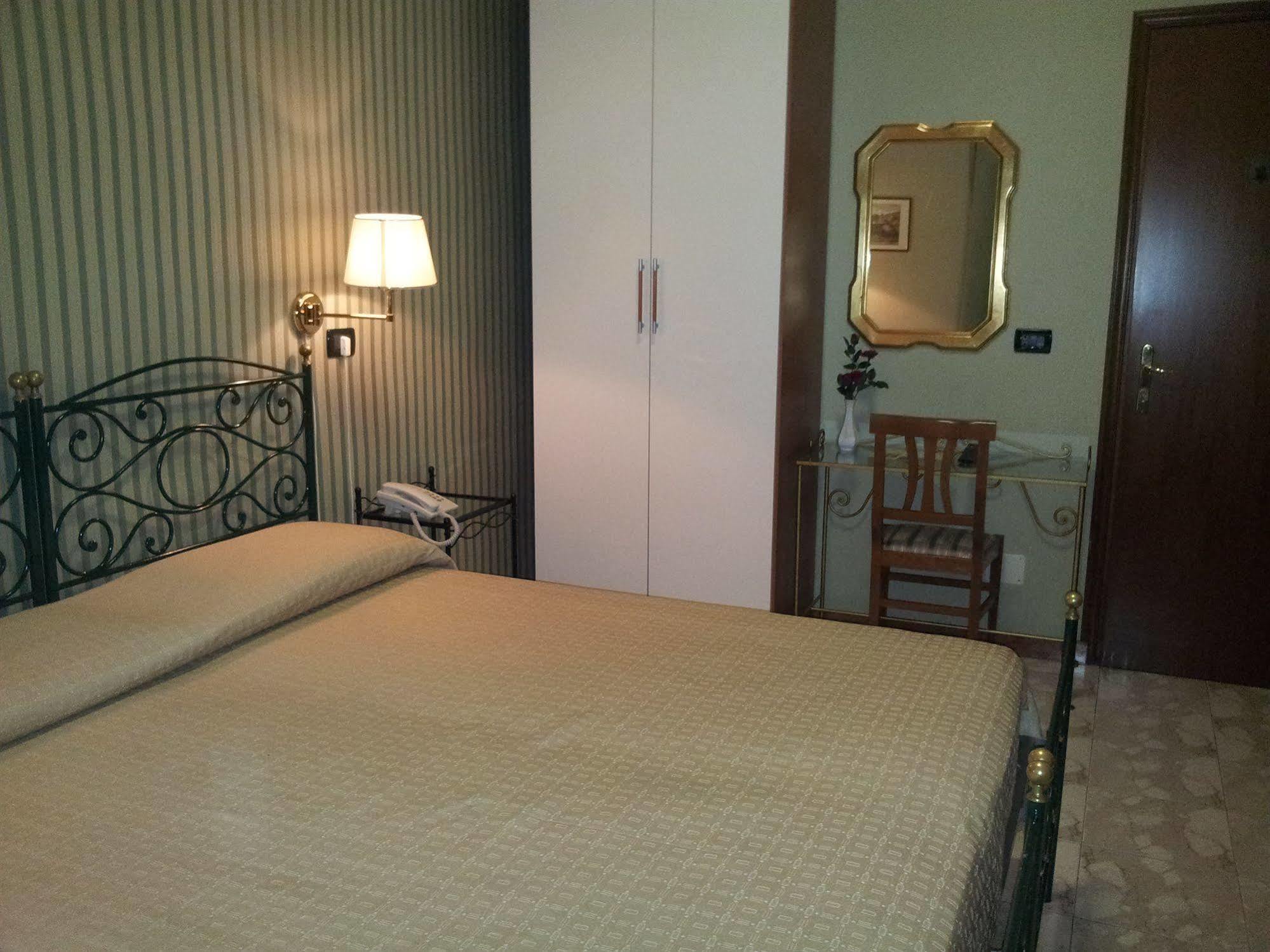 Hotel Imperial Turin Bagian luar foto