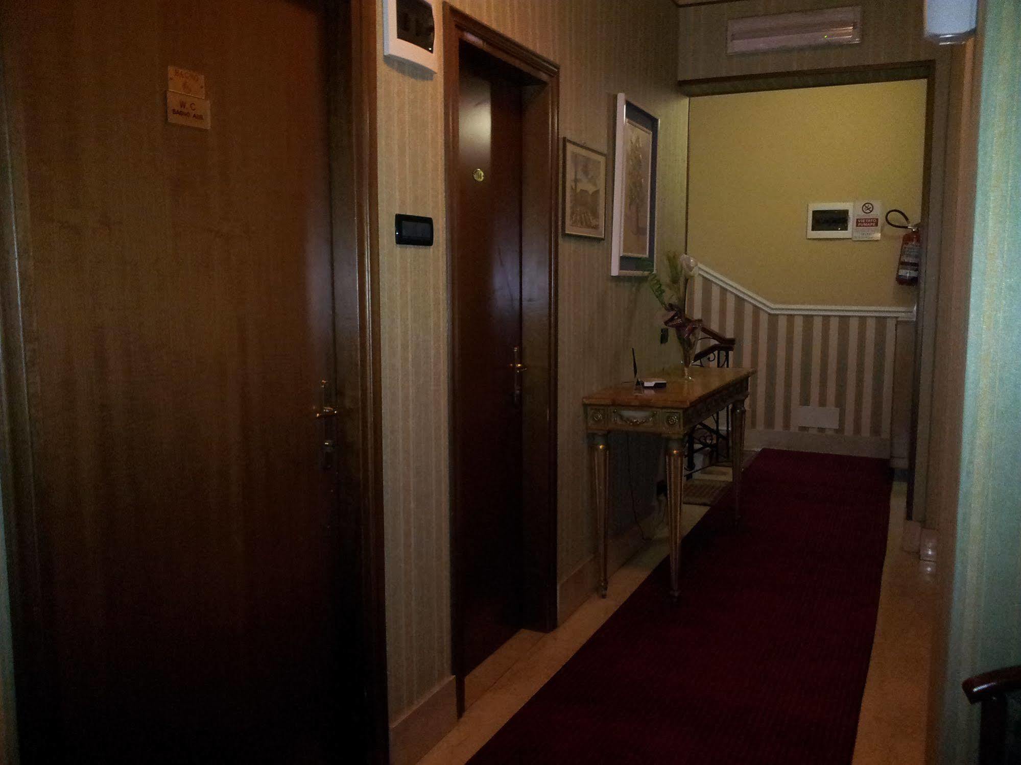 Hotel Imperial Turin Bagian luar foto