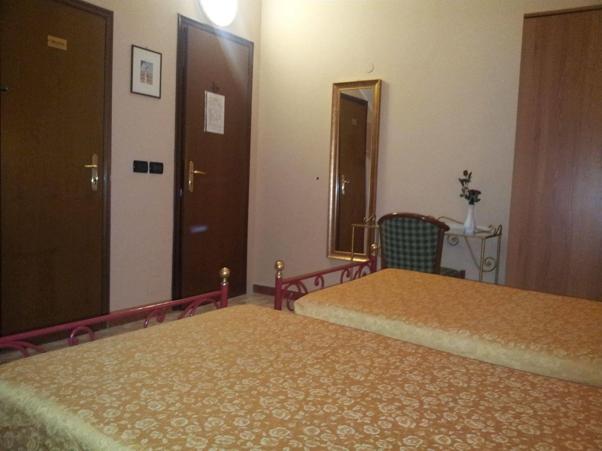 Hotel Imperial Turin Bagian luar foto